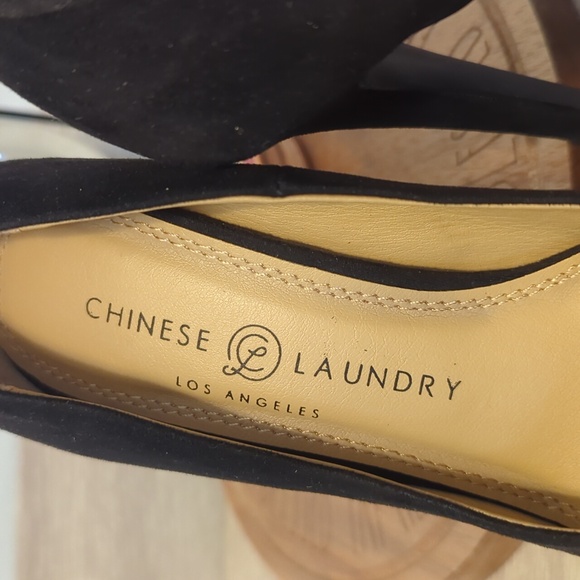 NEW!Chinese Laundry Classic Black Platform Heels - Picture 2 of 8